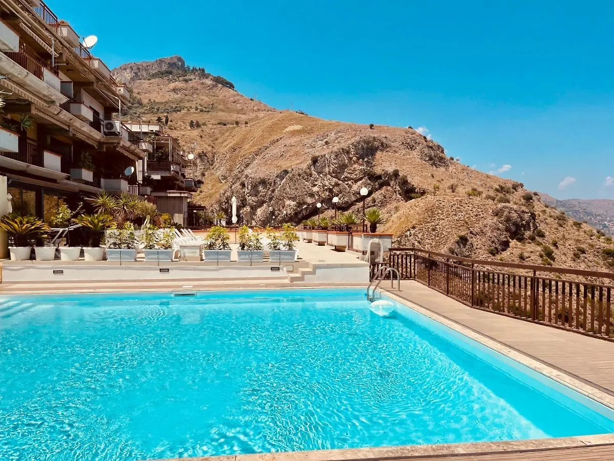 Little Paradise Taormina 0*,